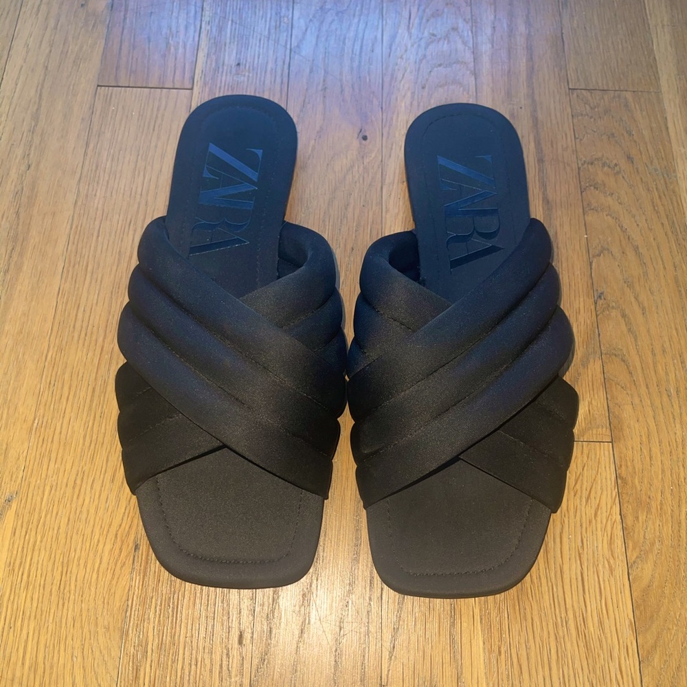 ✨Black Zara Sandals Size 40, US Size 9✨